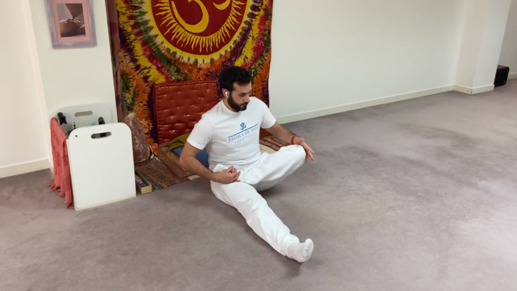 Hatha yoga suave: pawanmuktasana, setuasana, shashankasana y salamba sarvangasana